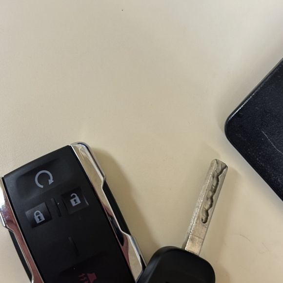 Duplicate keys & Fobs - Picture 4 of 5